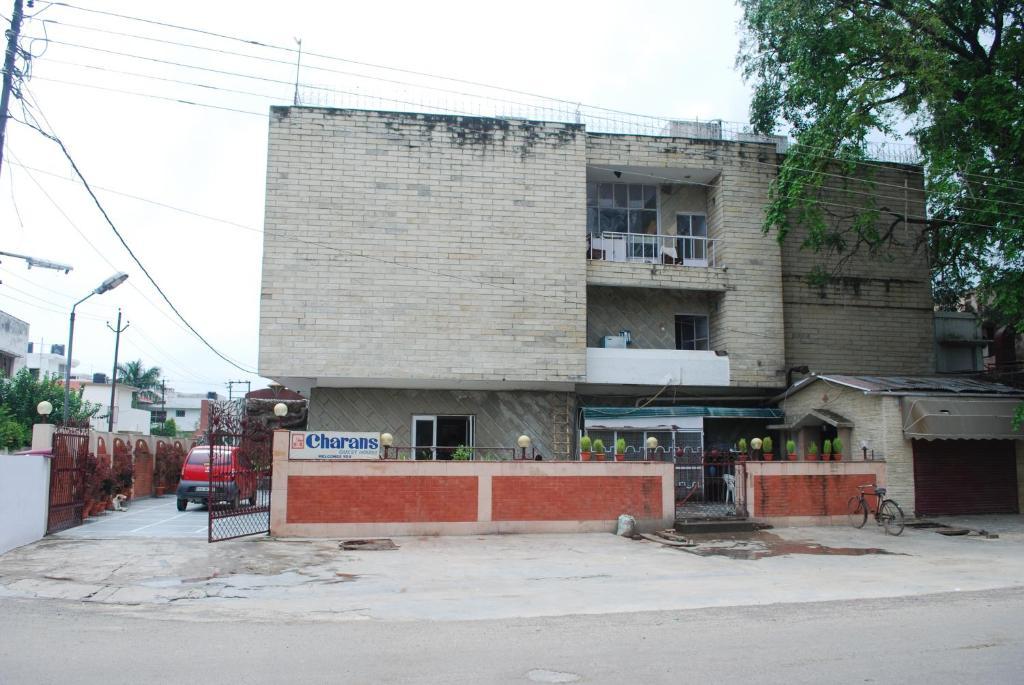 Charans Guest House Lucknow Exterior foto